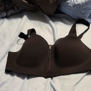 Victoria's Secret VSX Featherweight Max Sports Bea